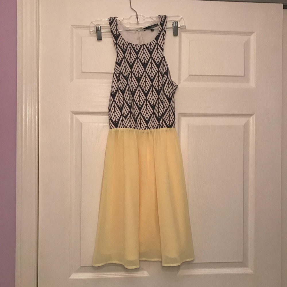 yellow dress